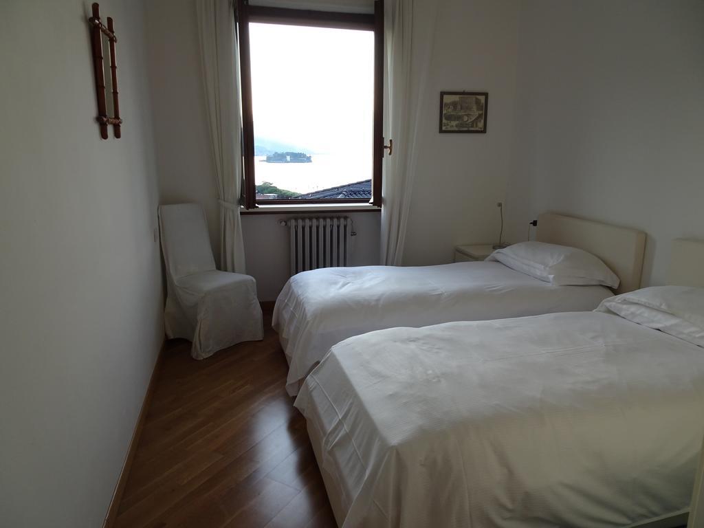 Vista Lago Lägenhet Stresa Rum bild