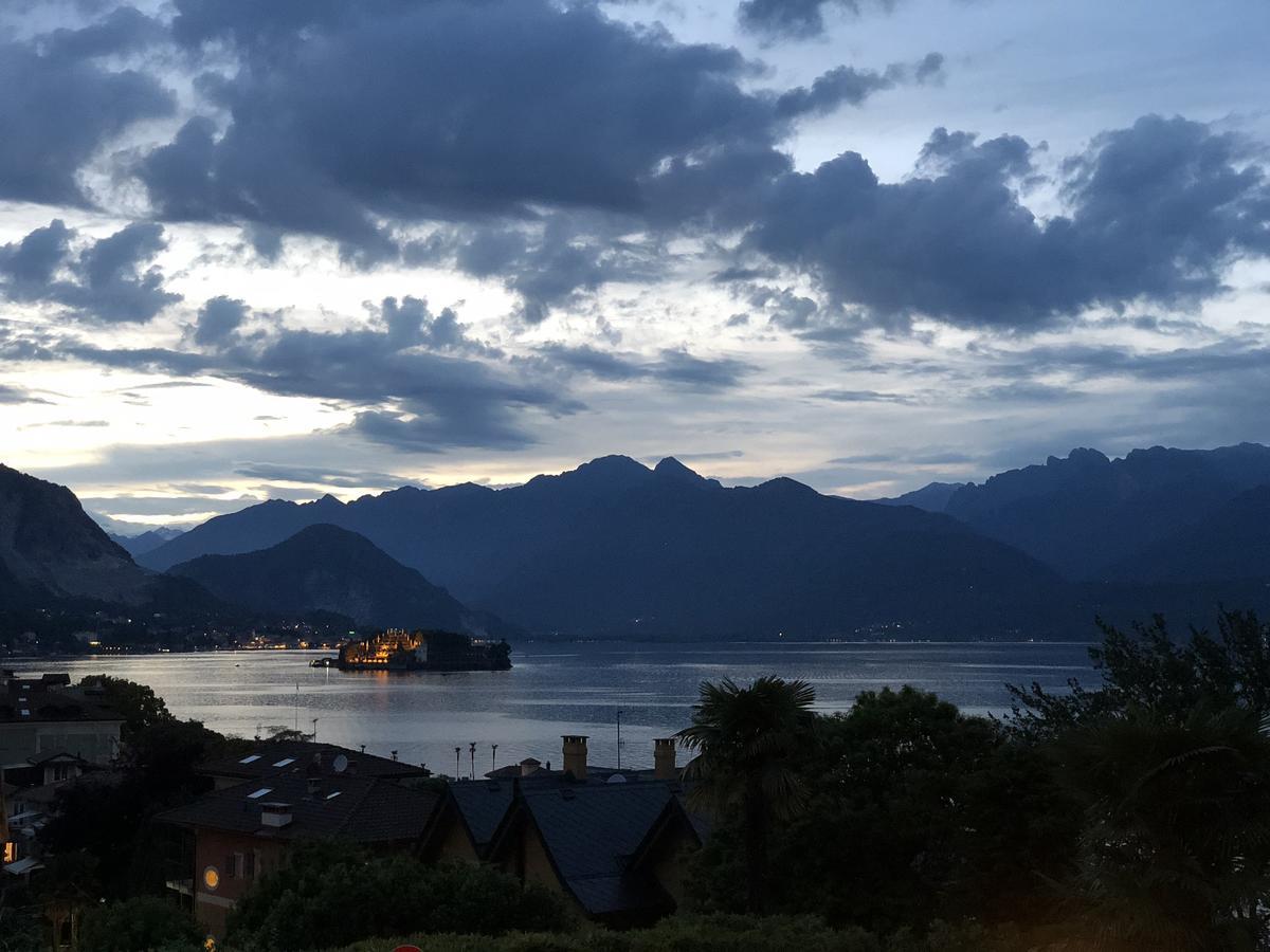 Vista Lago Lägenhet Stresa Exteriör bild